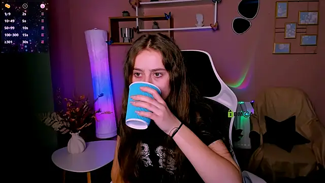 Snapshot of rebecca_smile chatting on November 7, 2025, 1:26 pm rebecca smile online show from November 7, 2025, 1:26 pm