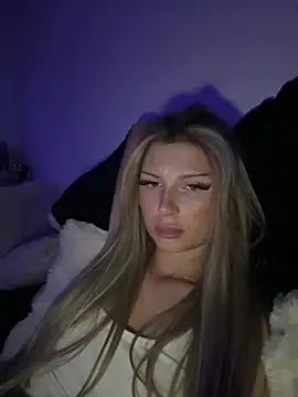 blondeeee online show from February 8, 2026, 4:59 pm