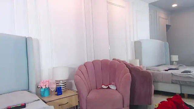 Snapshot of ChantalGarner chatting on December 3, 2025, 1:10 pm ChantalGarner online show from December 3, 2025, 1:10 pm