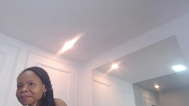 Snapshot of ChantalGarner chatting on November 18, 2025, 2:31 pm ChantalGarner online show from November 18, 2025, 2:31 pm