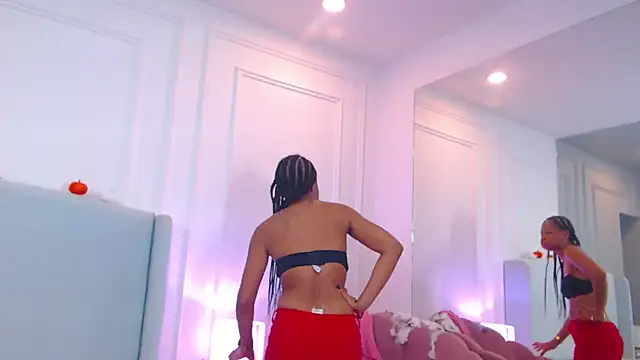 Snapshot of ChantalGarner chatting on November 4, 2025, 1:15 pm ChantalGarner online show from November 4, 2025, 1:15 pm