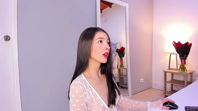 Snapshot of yen_lo_ chatting on November 18, 2025, 12:30 pm yen lo online show from November 18, 2025, 12:30 pm