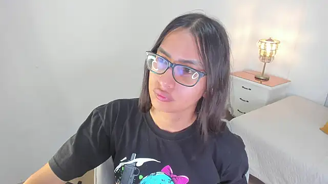 Snapshot of cherrylady_02 chatting on November 30, 2025, 12:17 pm cherrylady 02 online show from November 30, 2025, 12:17 pm