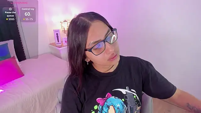 Snapshot of cherrylady_02 chatting on November 7, 2025, 11:48 am cherrylady 02 online show from November 7, 2025, 11:48 am