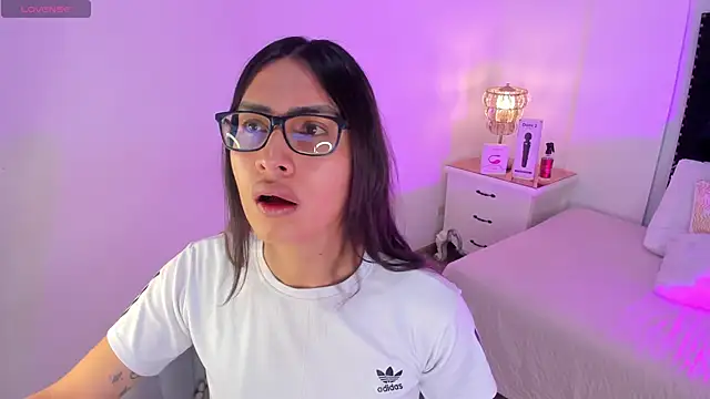 Snapshot of cherrylady_02 chatting on December 5, 2025, 12:26 pm cherrylady 02 online show from December 5, 2025, 12:26 pm