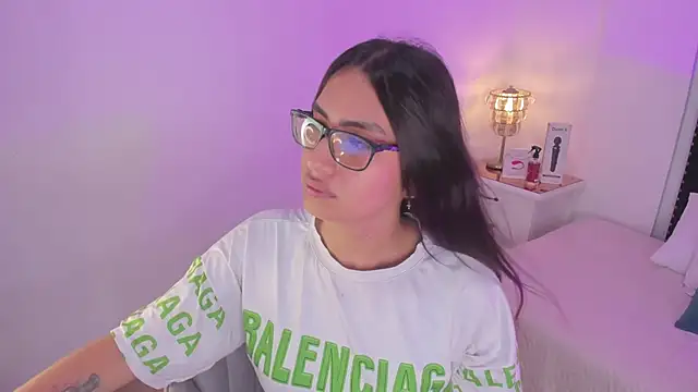 Snapshot of cherrylady_02 chatting on November 28, 2025, 12:05 pm cherrylady 02 online show from November 28, 2025, 12:05 pm