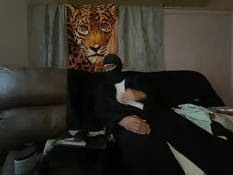 ThrowedWorldWide online show from April 18, 2026, 1:02 pm