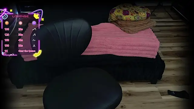 NeliaHexxen online show from April 12, 2026, 3:26 pm