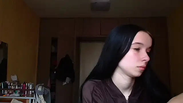 Emilia Light online show from March 30, 2026, 7:21 am