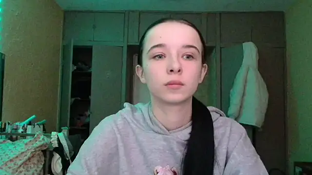 Emilia Light online show from February 25, 2026, 6:35 am