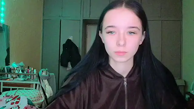 Emilia Light online show from March 31, 2026, 8:38 am