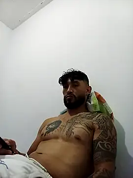 Snapshot of kingbickcockDn chatting on November 17, 2025, 3:32 am kingbickcockDn online show from November 17, 2025, 3:32 am