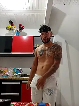 Snapshot of kingbickcockDn chatting on November 17, 2025, 3:38 pm kingbickcockDn online show from November 17, 2025, 3:38 pm