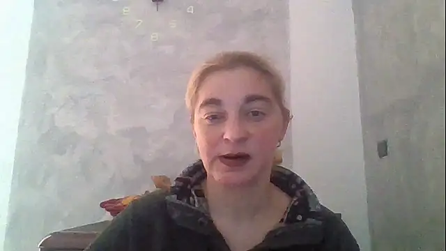 Snapshot of GoldenAngelMilf chatting on March 4, 2026, 1:30 pm GoldenAngelMilf online show from March 4, 2026, 1:30 pm