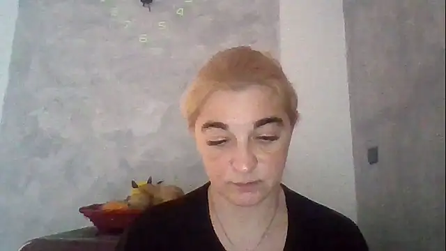 Snapshot of GoldenAngelMilf chatting on April 19, 2026, 4:30 pm GoldenAngelMilf online show from April 19, 2026, 4:30 pm