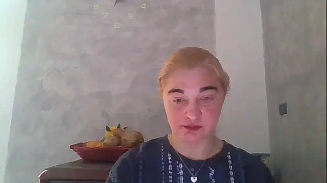 Snapshot of GoldenAngelMilf chatting on April 8, 2026, 11:33 am GoldenAngelMilf online show from April 8, 2026, 11:33 am