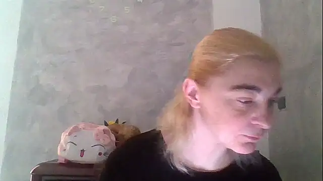 Snapshot of GoldenAngelMilf chatting on April 12, 2026, 9:23 am GoldenAngelMilf online show from April 12, 2026, 9:23 am