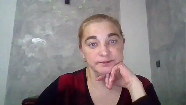 Snapshot of GoldenAngelMilf chatting on November 17, 2025, 4:11 pm GoldenAngelMilf online show from November 17, 2025, 4:11 pm