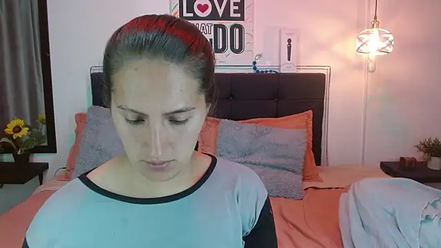 Snapshot of Sharon_10_ chatting on October 2, 2025, 1:53 am Sharon 10  online show from October 2, 2025, 1:53 am