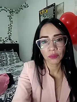 YaraDuartee online show from February 18, 2026, 2:53 am