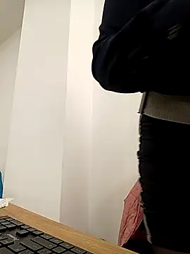 Snapshot of VANESSA__01 chatting on December 5, 2025, 12:26 pm VANESSA 01 online show from December 5, 2025, 12:26 pm