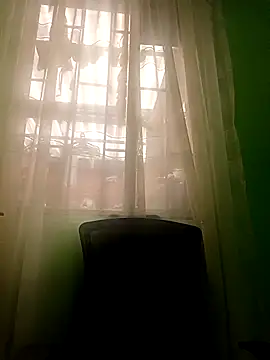 Snapshot of VANESSA__01 chatting on December 14, 2025, 12:00 pm VANESSA 01 online show from December 14, 2025, 12:00 pm