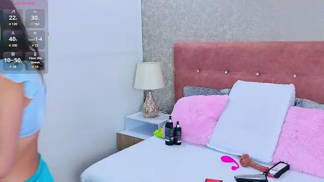 LiaTeylor online show from October 9, 2025, 8:09 pm