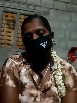 Snapshot of Tamil_Hot_Sandy chatting on October 15, 2025, 4:59 pm Tamil Hot Sandy online show from October 15, 2025, 4:59 pm