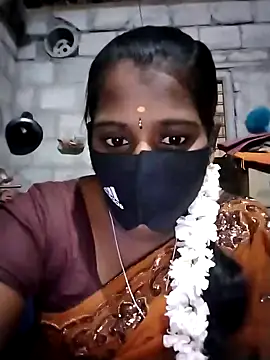 Snapshot of Tamil_Hot_Sandy chatting on November 13, 2025, 5:50 pm Tamil Hot Sandy online show from November 13, 2025, 5:50 pm