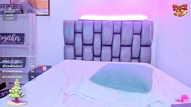 Violet Anders online show from December 13, 2025, 8:04 pm