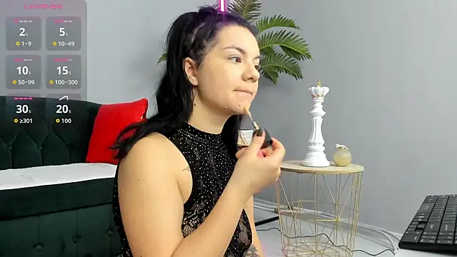 Snapshot of AshleyBrook13 chatting on December 15, 2025, 8:14 pm AshleyBrook13 online show from December 15, 2025, 8:14 pm