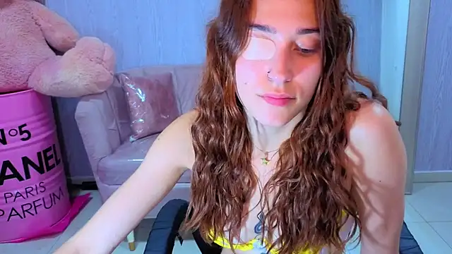 Snapshot of beba_fox_a chatting on April 9, 2026, 6:41 am beba fox a online show from April 9, 2026, 6:41 am