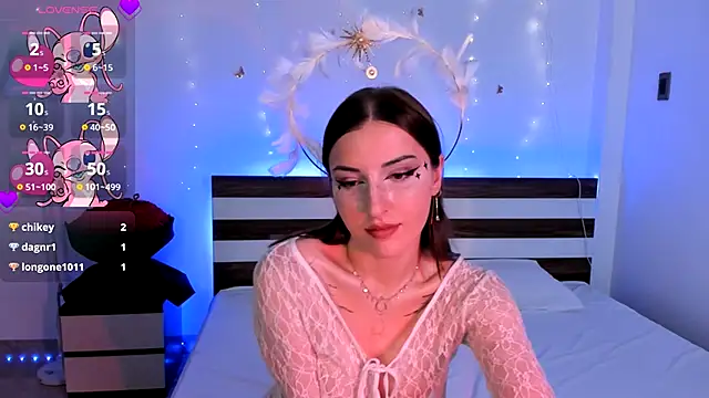 AmyVilvet  online show from October 31, 2025, 9:11 pm