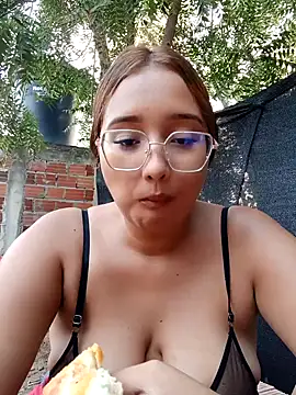 young dairy01 online show from December 16, 2025, 11:25 am