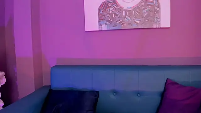 Snapshot of Alessiia__ chatting on November 6, 2025, 7:12 am Alessiia online show from November 6, 2025, 7:12 am