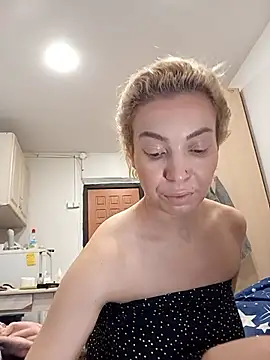 Snapshot of Conny_Shellie chatting on December 2, 2025, 1:13 pm Conny Shellie online show from December 2, 2025, 1:13 pm