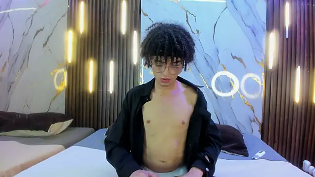 NoahVidall online show from October 2, 2025, 5:44 am