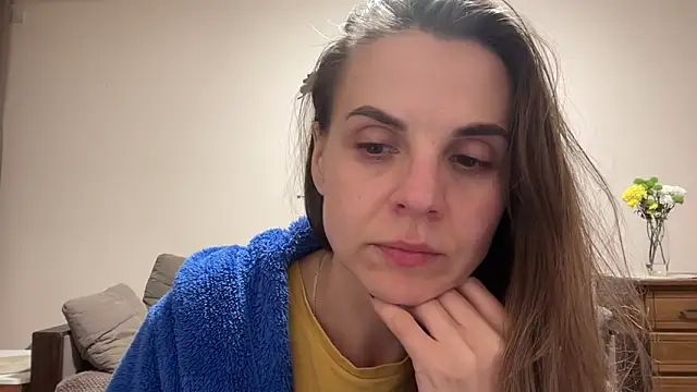 AnnieLove7722 online show from November 22, 2025, 10:19 pm