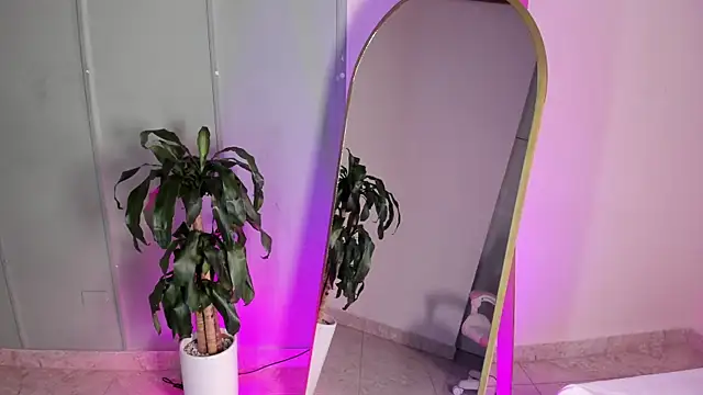 Snapshot of Athenea__fox chatting on October 1, 2025, 12:31 pm Athenea fox online show from October 1, 2025, 12:31 pm