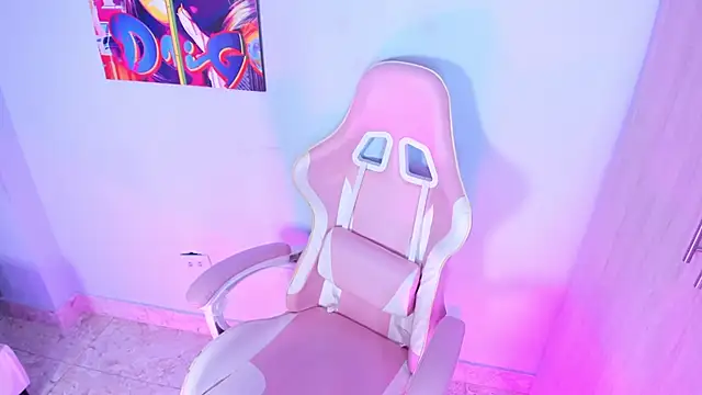 Snapshot of Athenea__fox chatting on October 15, 2025, 11:29 am Athenea fox online show from October 15, 2025, 11:29 am