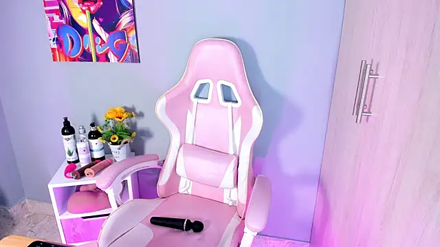 Snapshot of Athenea__fox chatting on December 2, 2025, 11:34 am Athenea fox online show from December 2, 2025, 11:34 am