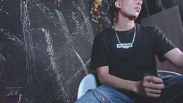 Snapshot of JuanSixx chatting on November 6, 2025, 8:35 pm JuanSixx online show from November 6, 2025, 8:35 pm