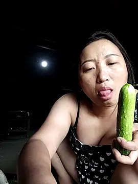 zhen-zo online show from October 23, 2025, 3:38 am