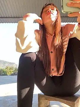 Snapshot of nhinhi-sexy chatting on November 28, 2025, 1:28 am nhinhi-sexy online show from November 28, 2025, 1:28 am