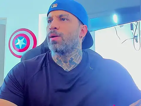 Snapshot of JoshRigby chatting on November 1, 2025, 9:41 pm JoshRigby online show from November 1, 2025, 9:41 pm