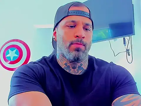 Snapshot of JoshRigby chatting on October 31, 2025, 7:43 pm JoshRigby online show from October 31, 2025, 7:43 pm