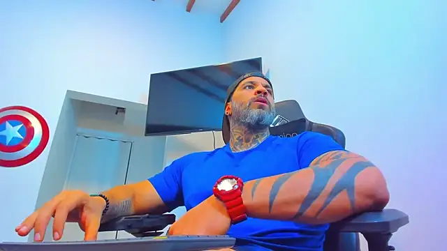 Snapshot of JoshRigby chatting on December 13, 2025, 8:04 pm JoshRigby online show from December 13, 2025, 8:04 pm