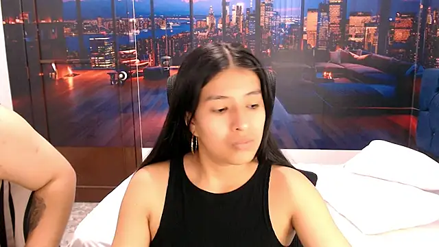 Snapshot of Charly_and_laura chatting on October 10, 2025, 7:15 pm Charly and laura online show from October 10, 2025, 7:15 pm