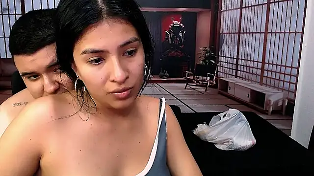 Snapshot of Charly_and_laura chatting on October 21, 2025, 7:35 pm Charly and laura online show from October 21, 2025, 7:35 pm