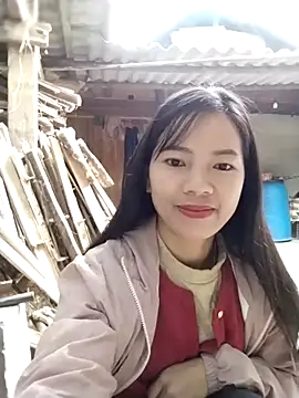 Snapshot of lmc-zz chatting on December 3, 2025, 12:44 am lmc-zz online show from December 3, 2025, 12:44 am